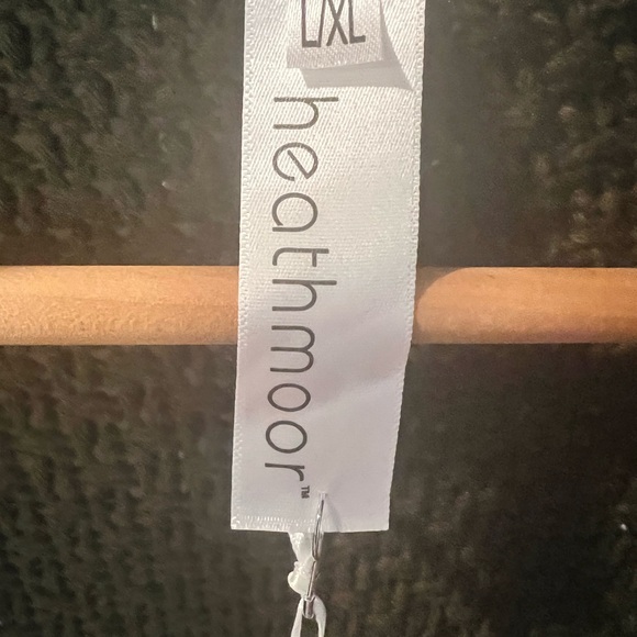 Cozy Dark Green Knit Sweater - Picture 2 of 5